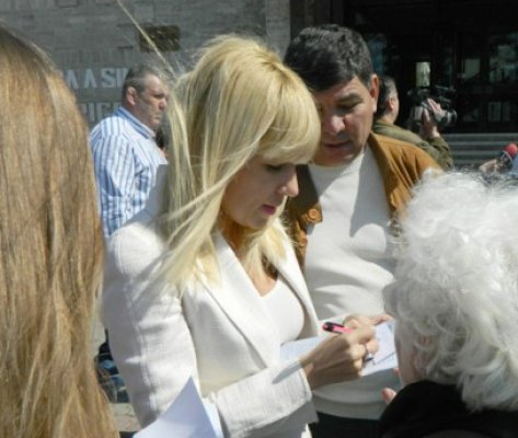 După Baconschi, şi preşedintele Fundaţiei Mişcarea Populară Iaşi critică alegerea Elenei Udrea la conducerea PMP